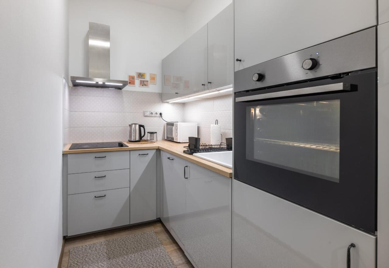 Cute 1Bedroom Center Apartment Прага Экстерьер фото