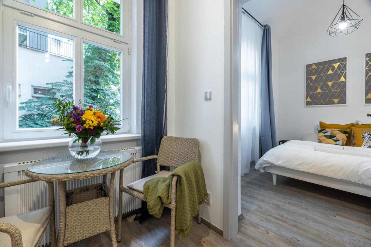 Cute 1Bedroom Center Apartment Прага Экстерьер фото
