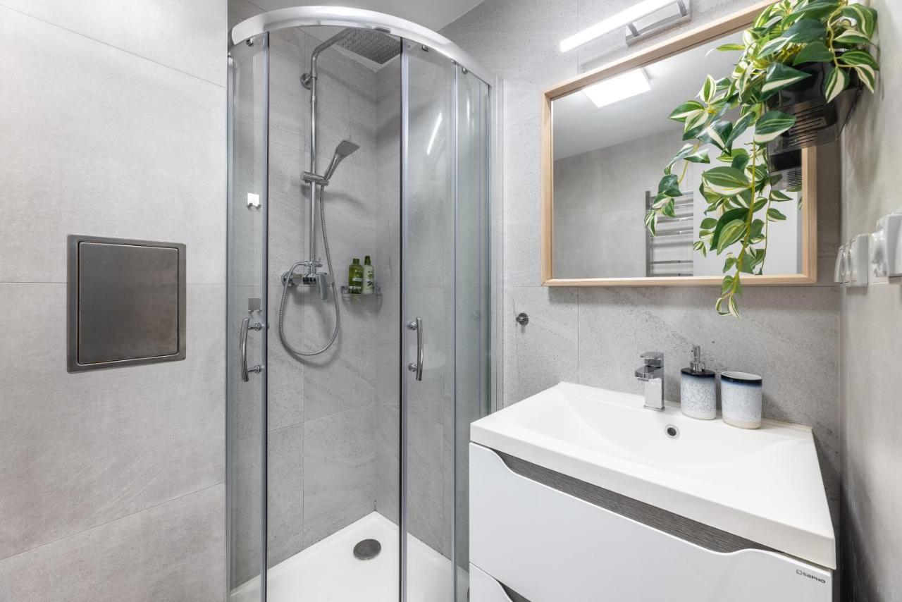 Cute 1Bedroom Center Apartment Прага Экстерьер фото